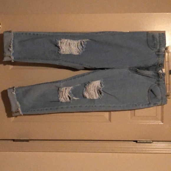 Q2 Premium Denim Size XL Boutique Ripped Jeans - Picture 2 of 4